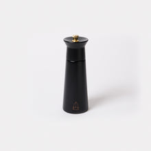 Load image into Gallery viewer, Tre Spade Pepper Mill