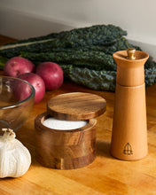 Load image into Gallery viewer, Tre Spade Pepper Mill
