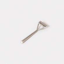Load image into Gallery viewer, The Leaf Razor - Silver

